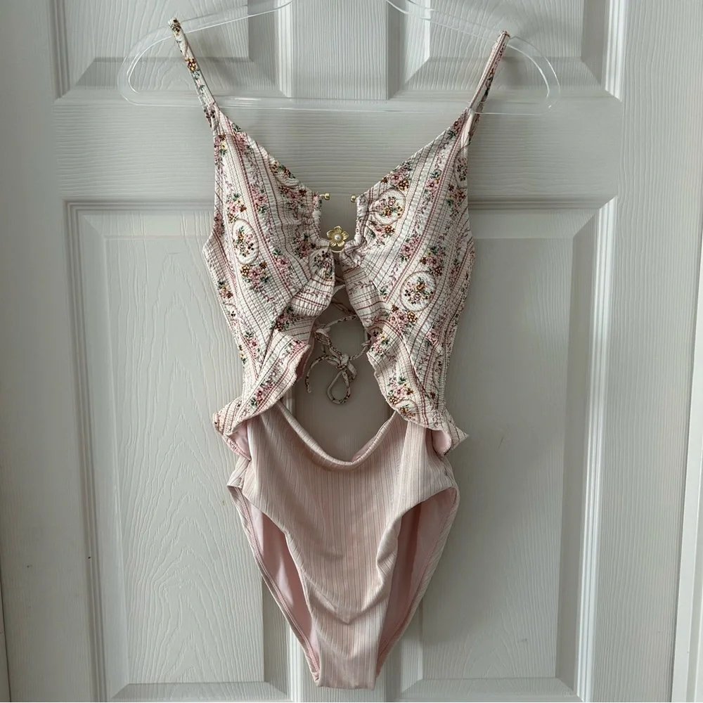 P2F Carly Floral Blush One Piece Swim Suit - Picture 11 of 12